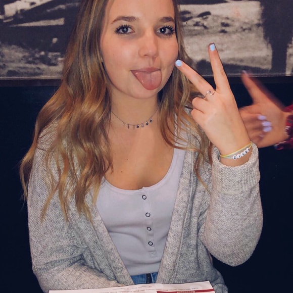 Meet your Posher, Claire - Picture 1 of 1